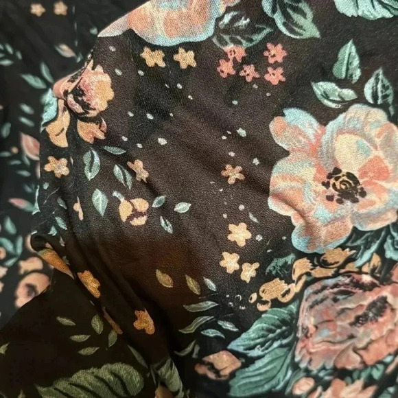 Floral Sheer Top - Picture 3 of 6